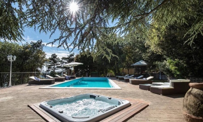 Corciano House | Spacious Holiday House Corciano: Pool & Family Amenities