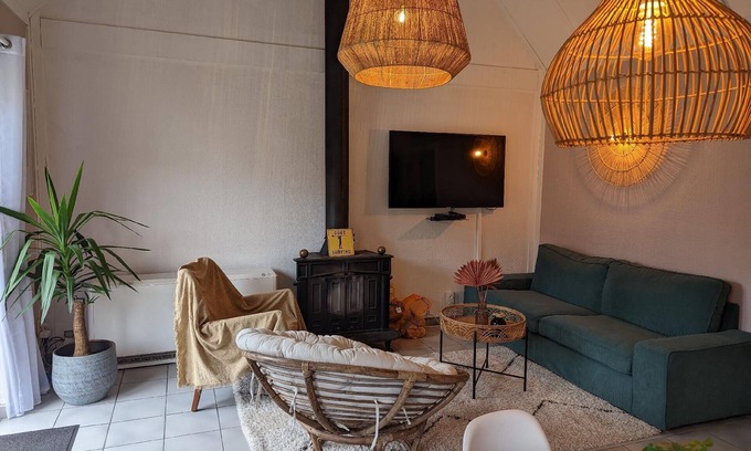 De Panne House | Comfortable Holiday House De Panne with Pool and Kitchen