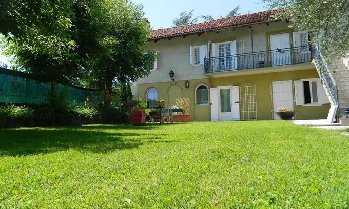 Diano d'Alba House | Cozy Twin House in Diano d'Alba for 2-5 Guests