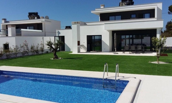 Famalicao House | Inviting Holiday House Famalicão for Families and Friends