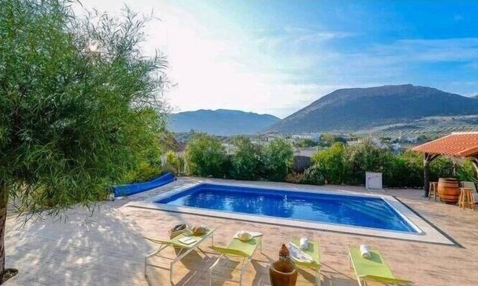 Loja House | Holiday house Fuente Camacho for 1 - 12 persons with 4 bedrooms - Holiday house