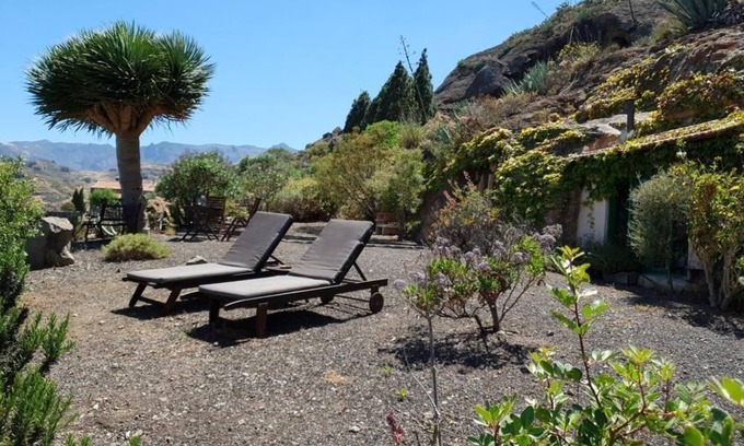 La Concepcion House | Cozy Holiday House Gamonal: Ideal for 3 with Breakfast