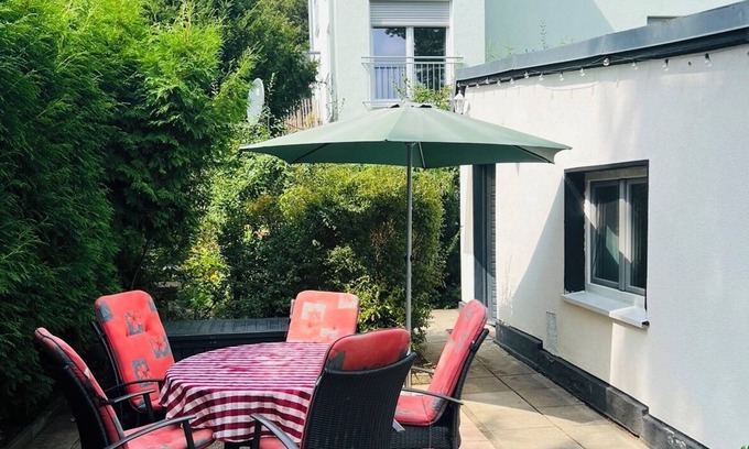 Treptow-Koepenick House | Discover Green Garden Berlin: Ideal for All Ages & Pet Friendly