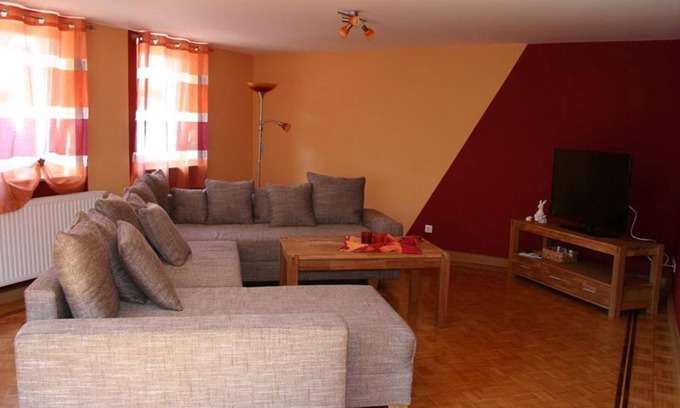 Knoringen House | Pet-Friendly Holiday House Guhmann with Ocean Views