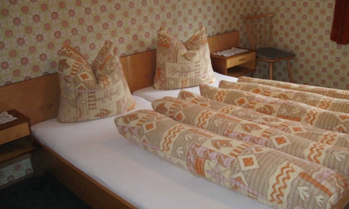 Wenns Apartment | Pet and Child-Friendly Retreat at Holiday House Hackl
