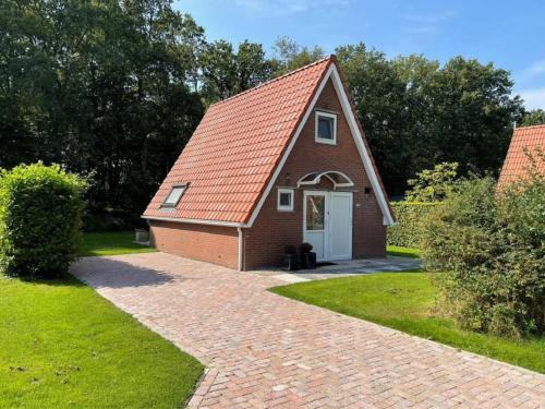 Sint Nicolaasga House | Cozy Holiday Home Near Langweerder Wielen for Families