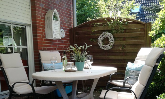 Schortens House | Pet-Friendly Holiday House with Ocean Views in Heidmühle