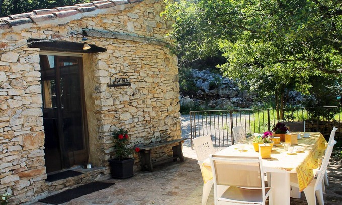 Rustrel House | Idyllic Holiday House with Pool and Ocean Views in Villars