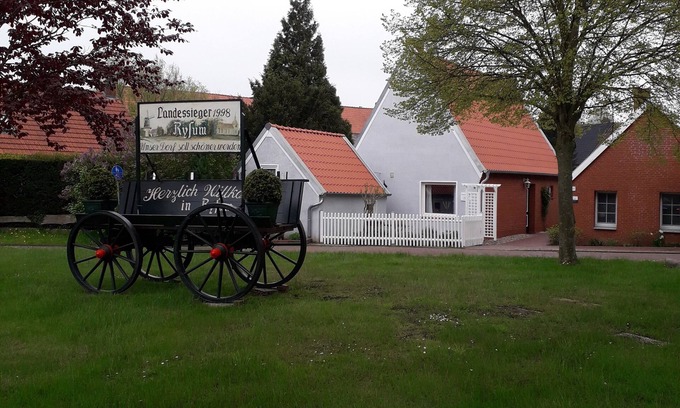 Rysum House | Inviting Holiday House in Warfendorf Rysum near Greetsiel