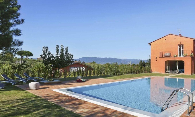 Cascine-La Croce House | Holiday house Colle di Compito for 3 - 8 persons with 4 bedrooms - Holiday house