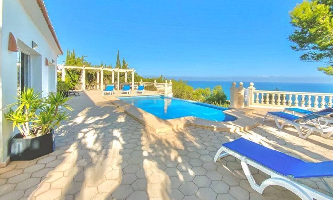 Media Luna House | Ideal Holiday House in Jávea with Pool and Family Amenities