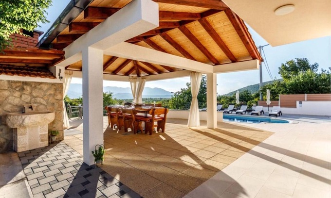 Nova Sela House | Relaxing Holiday House Jurica with Heated Pool in Nova Sela