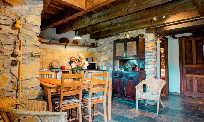 Carucedo House | Cozy Holiday House Carucedo for 1-5 Guests with Amenities