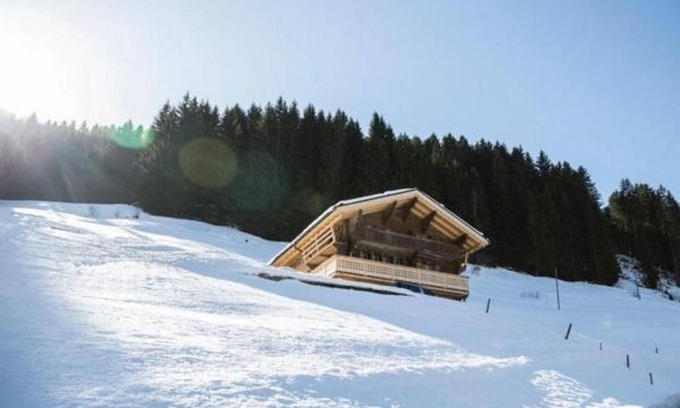 Vers L'Eglise Ski Chalet | Spacious Holiday House La Forclaz VD for 6 Guests