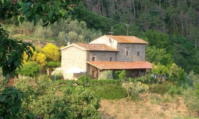 Giugnano Other | Tranquil Holiday House in Lamporecchio with Pool & Kitchen