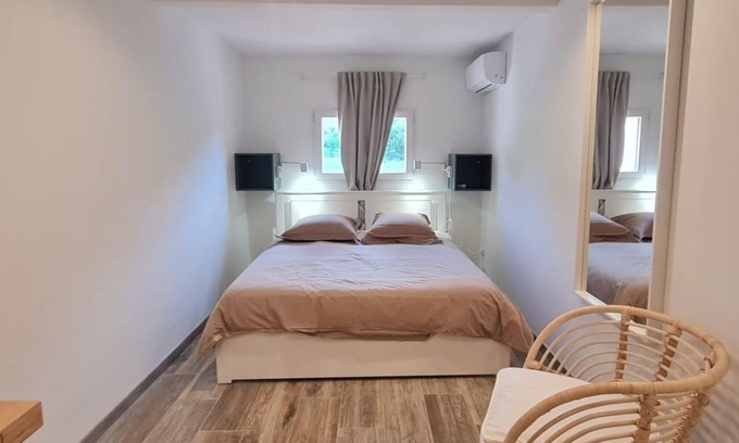 Le Pradet Other | Inviting Holiday House Le Pradet with Private Pool & Kitchen