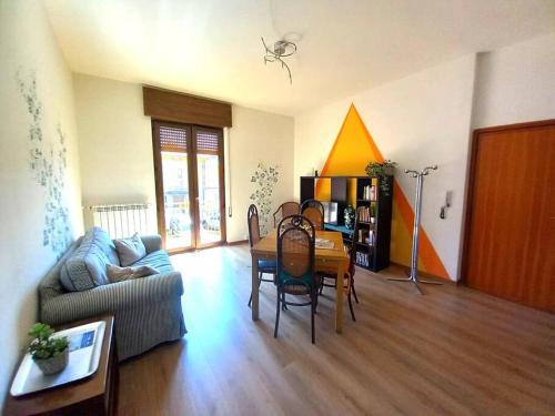 Sarnico Apartment | Family-Friendly Retreat at Holiday House - Leo & Malù