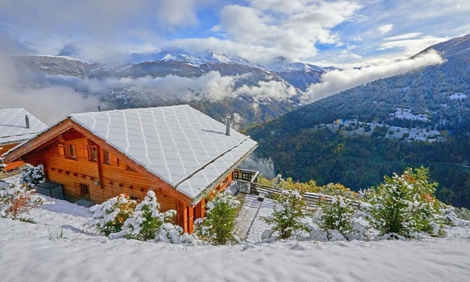 Heremence Ski Chalet | Spacious Holiday House Les Masses for Families and Pets
