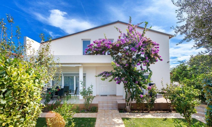 Pomer House | Cozy Holiday House Ližnjan for Families with Pets Welcome