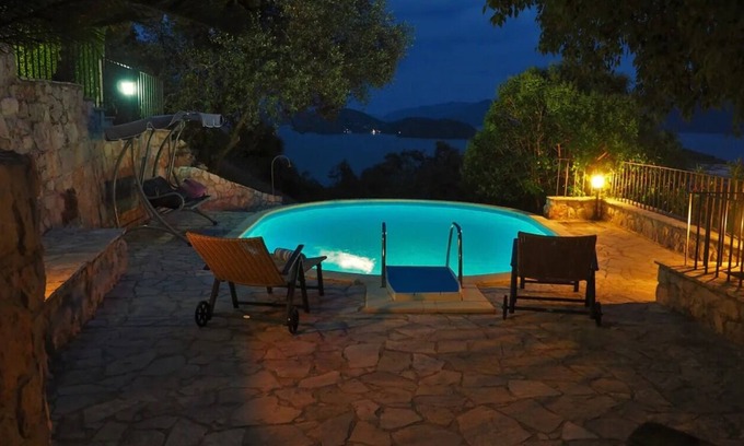 Duboka House | Relax at Holiday House Marija with Pool in Dubrovka