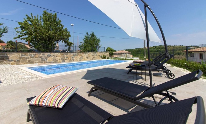 Momjan House | Holiday house Momjan for 1 - 8 persons with 4 bedrooms - Holiday home