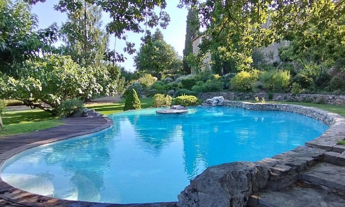 Monoblet House | Spacious Holiday House Monoblet with Pool and Kitchen Amenities
