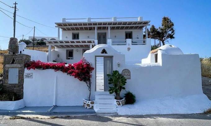 Ano Mera House | Cozy Holiday Home in Mykonos for an Ideal Getaway