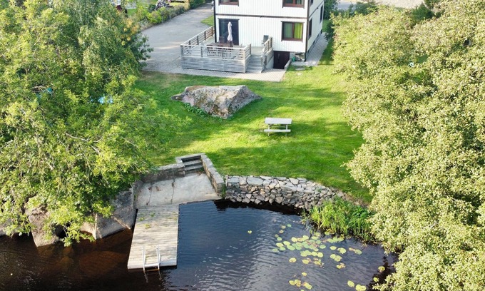 Moholm House | Riverside Retreat: Guest Rated 9.4 with Pool & Spa