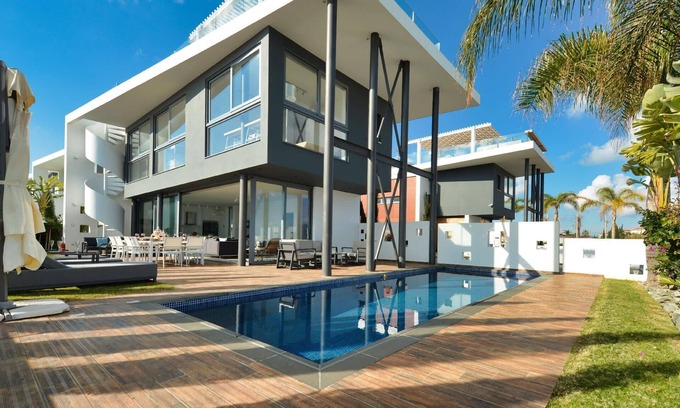 Kapparis House | Inviting Holiday House in Paralimni with Pool and Kitchen