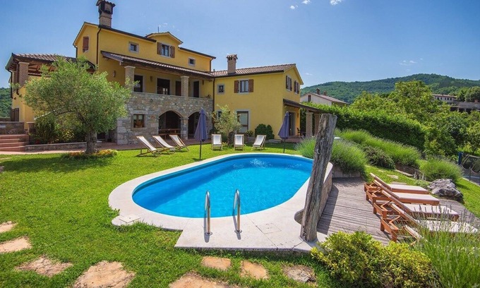 Pazin House | Holiday house Pazin for 1 - 12 persons with 4 bedrooms - Holiday home