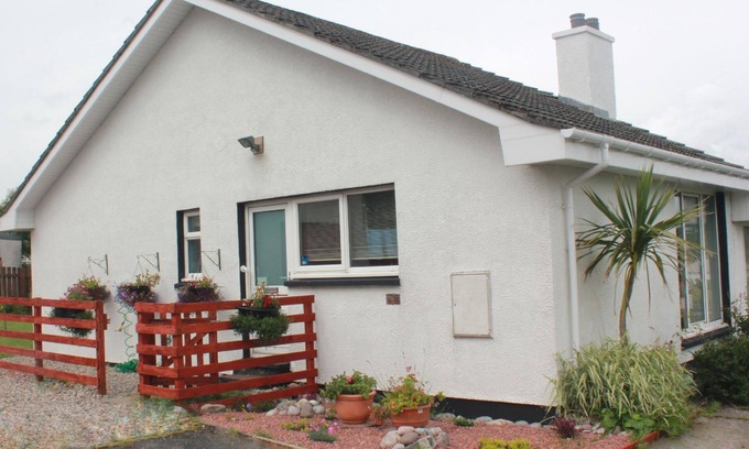 Stornoway House | Cozy Holiday House Plasterfield: Ideal for Families