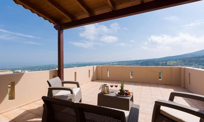 Agia Triada House | Cozy Holiday House Rethymno with Private Pool & Kitchen