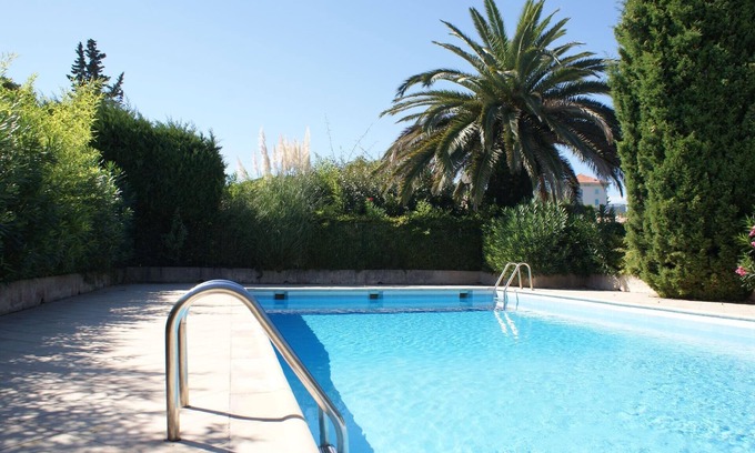 Plage de la Garonnette House | Discover a Cozy Retreat at Holiday House Sainte-Maxime
