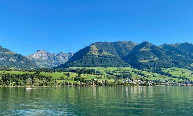 Tscheppach House | Cozy Holiday House Sarnen for Two with Breakfast & Pets