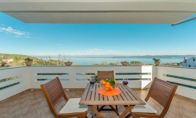 Savar House | Cozy Savar Holiday House for 1-3 Guests with Kitchen