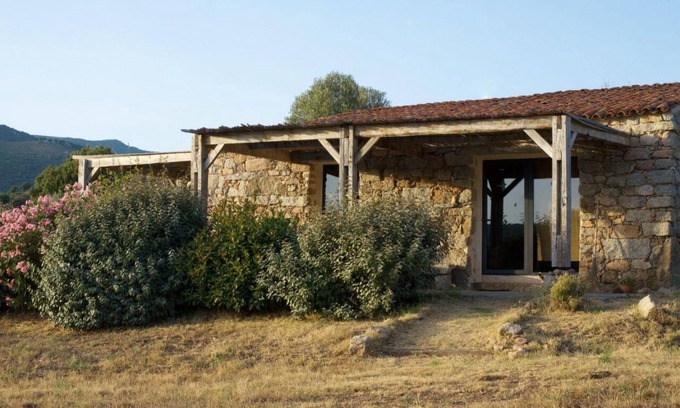 Serra-di-Ferro House | Inviting Holiday House Serra di Ferro for Families and Pets