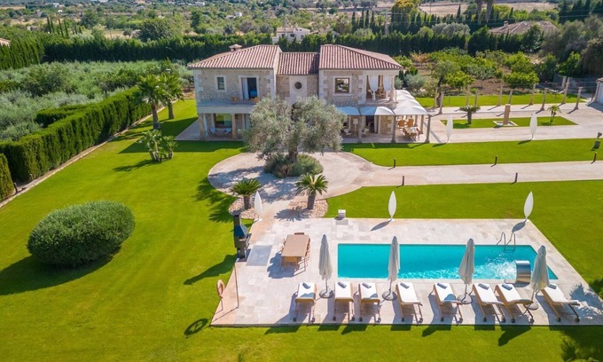 Selva House | Relaxing Holiday House Selva for 8 with Private Pool & Spa