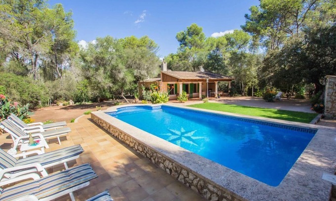 Sencelles House | Comfortable Holiday Home in Sencelles with Private Pool