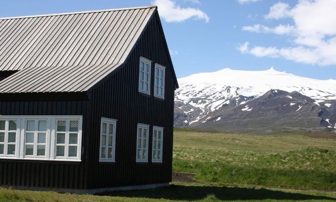 Hellnar House | Elegant Holiday House Snæfellsbær with Ocean View