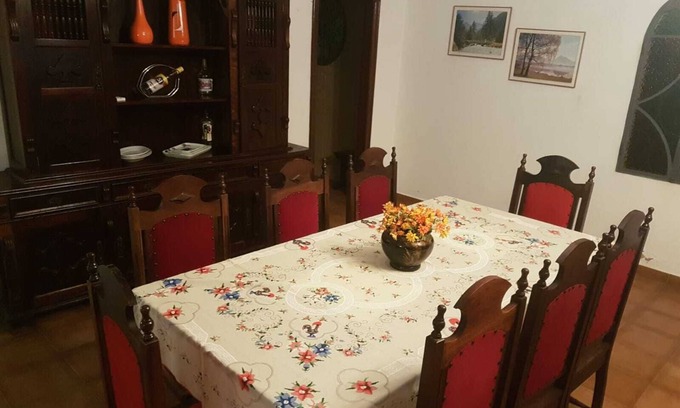 Sao Pedro House | Pet-Friendly Holiday House with Pool & Breakfast Included