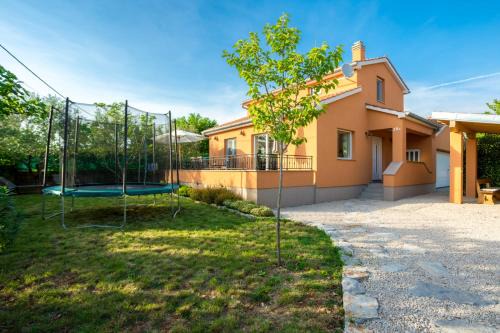Nenadici House | Family-Friendly Getaway at Holiday House TOIĆI - 9.8 Rated