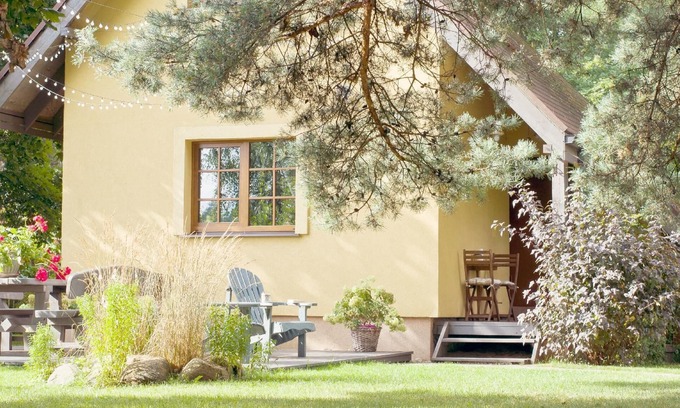 Plavniekkalns House | Cozy Holiday House Ulbroka for 4 with Essential Amenities