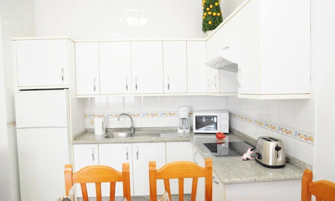 Vecindario House | Cozy Holiday House Vecindario for Up to 5 Guests