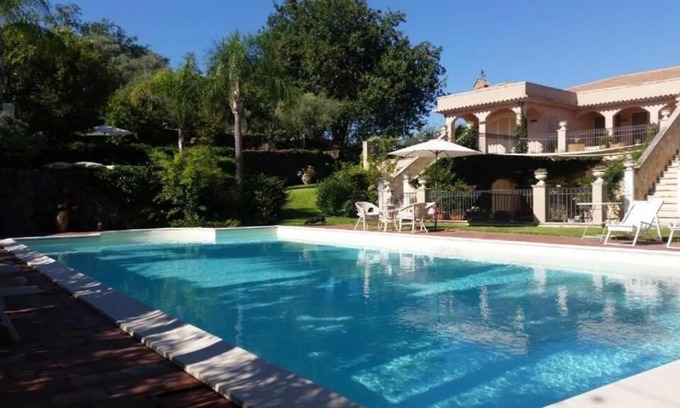Viagrande House | Holiday house Viagrande for 1 - 6 persons with 3 bedrooms - Luxury holiday home
