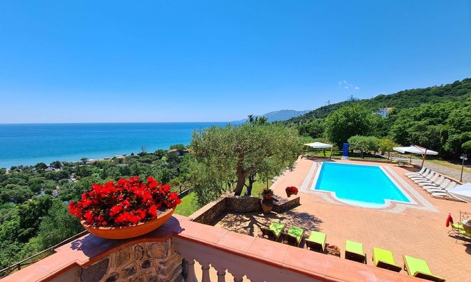 Villammare House | Spacious Holiday House Vibonati for Large Groups