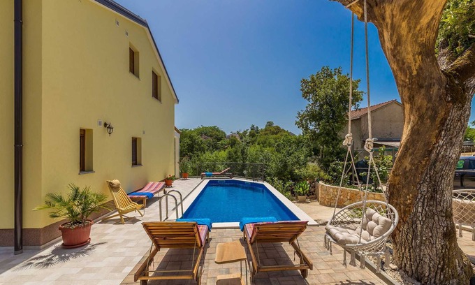 Gabonjin House | Villa Jozi: Family-Friendly Retreat with Private Pool