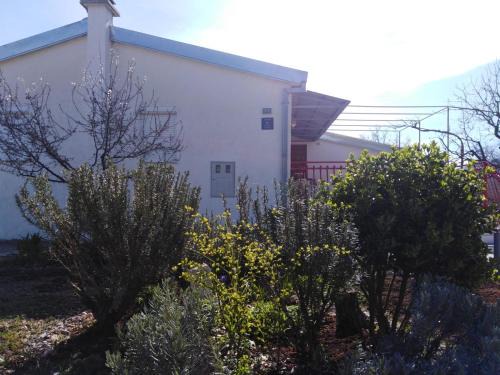 Srijane House | Family-Friendly Holiday House with Parking in Srijane