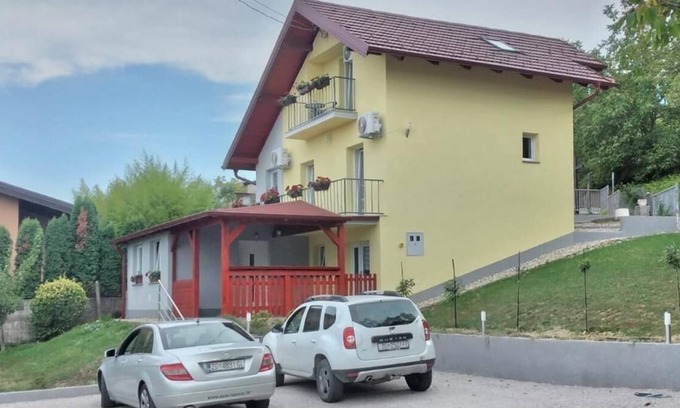 Kraljevec Sesvetski House | Cozy Holiday House with Spa and Parking in Zagreb