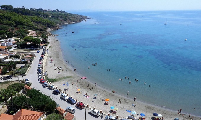 Tonnara di Bonagia Apartment | Seaside Retreat: Balcony, Wifi & Pet-Friendly Amenities