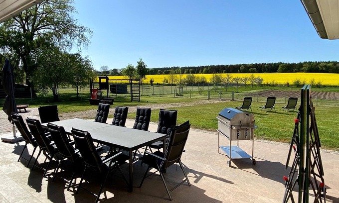 Neuhof House | Spacious Holiday House Zarrentin: Ideal for Large Groups